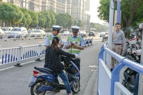 车上路有“5不能”新要求别被罚了才知道j9九游会登录2025年2月起执行电动(图5)