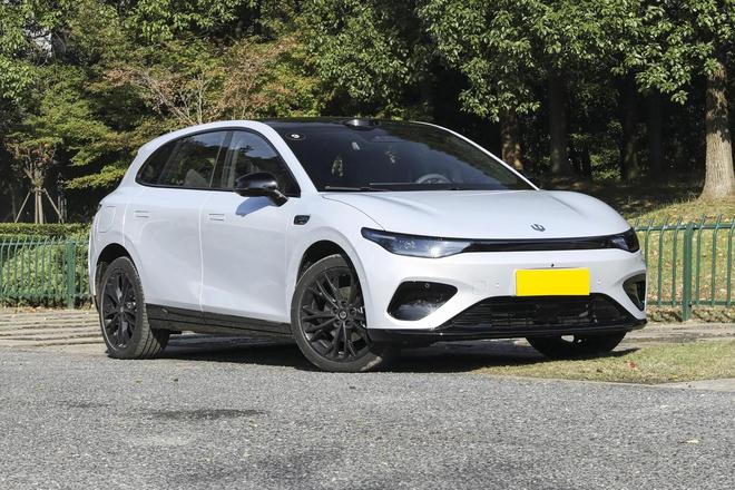 凭何成为“六边形战士”？体验后我懂了j9平台928万起售！零跑Lafa5(图5)