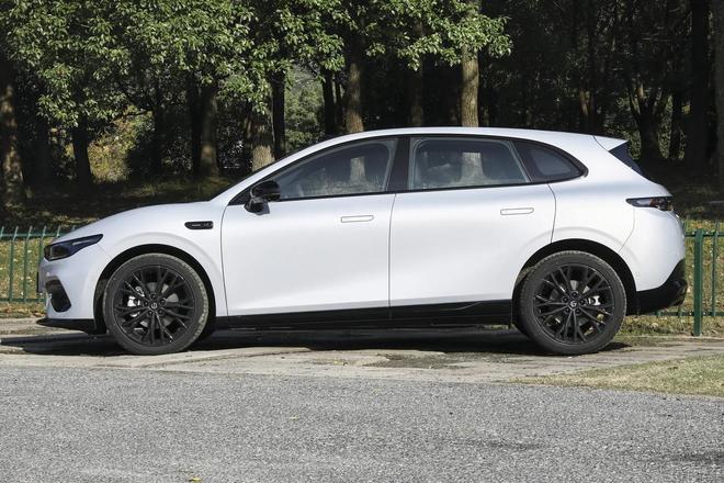 凭何成为“六边形战士”？体验后我懂了j9平台928万起售！零跑Lafa5(图14)