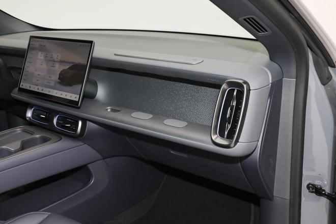 凭何成为“六边形战士”？体验后我懂了j9平台928万起售！零跑Lafa5(图17)